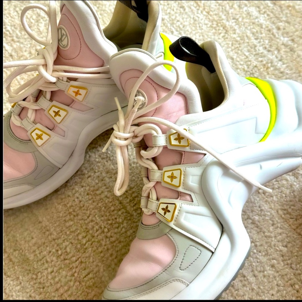 LOUIS VUITTON WOMEN'S LV ARCHLIGHT SNEAKER PINK SIZE 40 AUTHENTIC